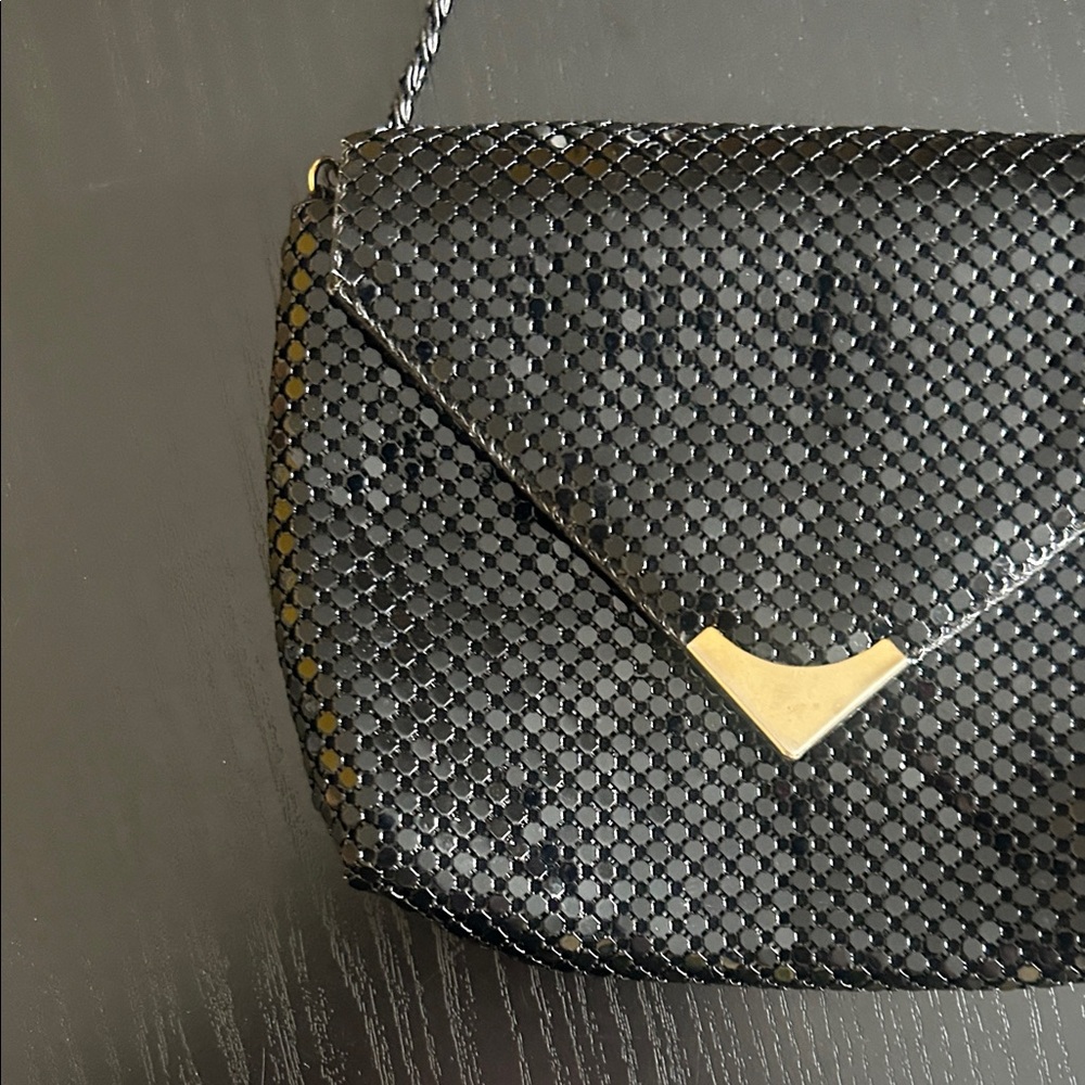 Elegant Black Crossbody Bag with Gold Detail - Picture 10 of 16